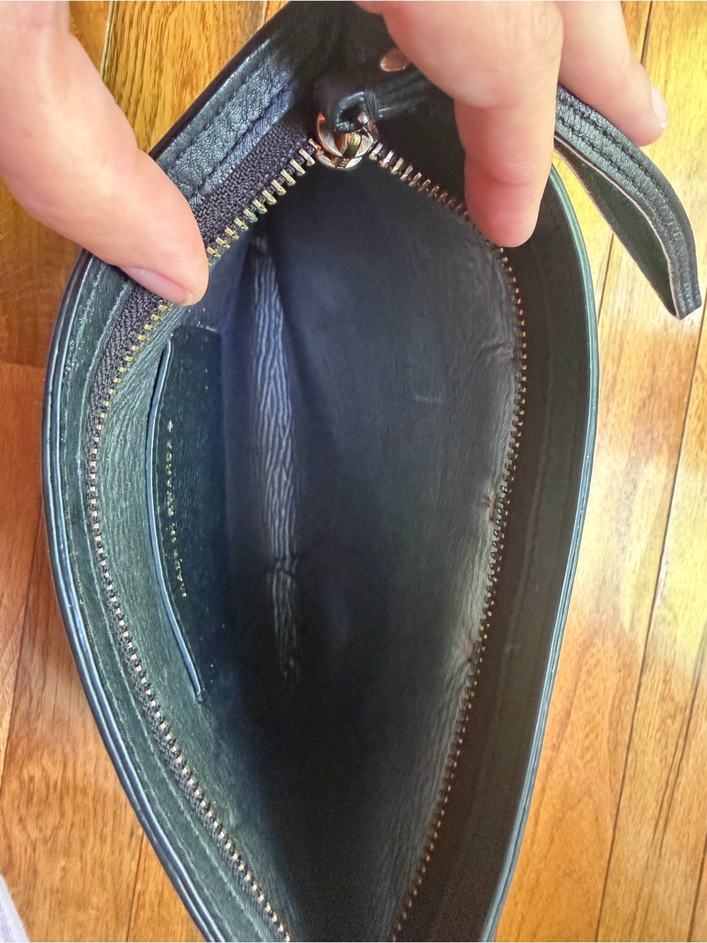 kate spade black pebbled leather wristlet with bow detail - Picture 3 of 3